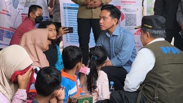 Gibran kunjungi korban bencana sumatra