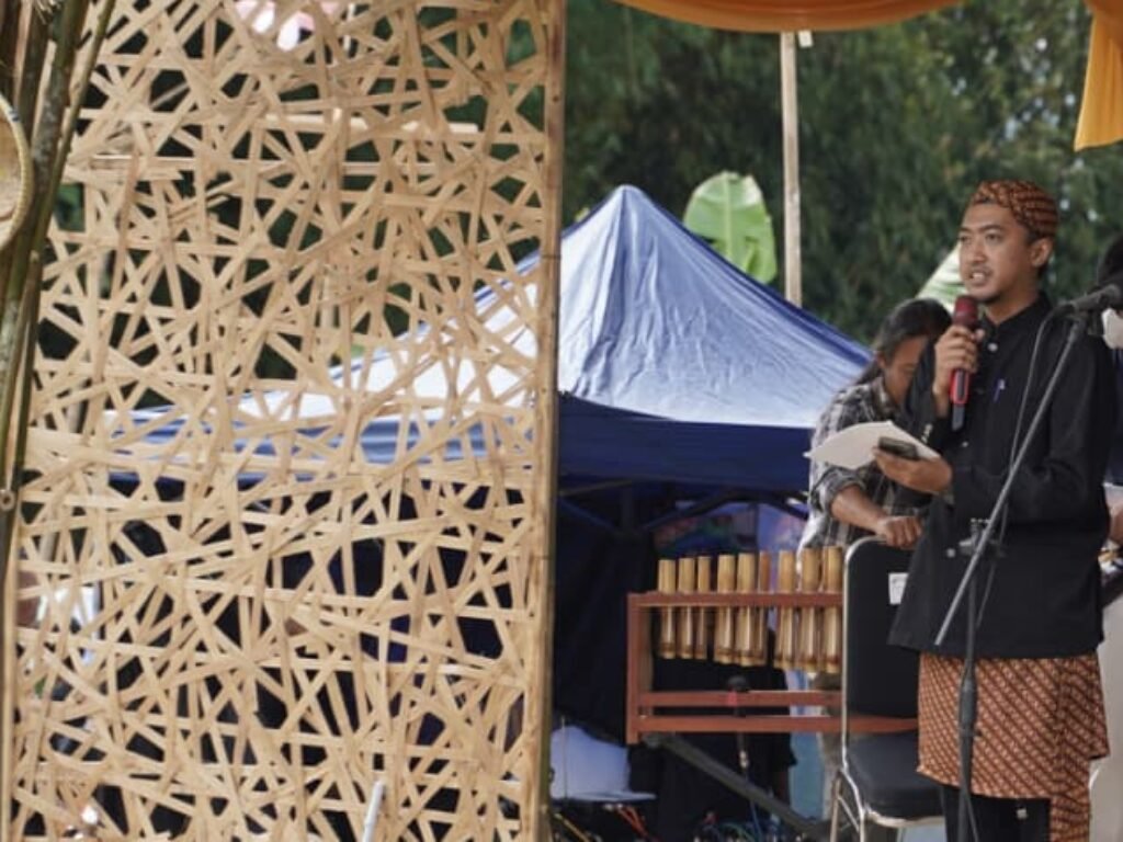 Desa Mekarsari Bikin Bambu Naik Kasta, Wabup Garut Langsung Naksir