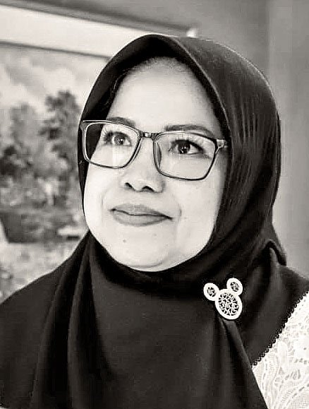 Plt. Kepala Bidang Pertamanan dan Dekorasi DPKP, Yuli Ekadianty