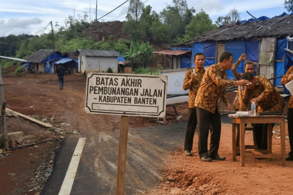 Aspal Berhenti di Plang Batas, Pemerintah Banten Masih Rapat Cari Spidol