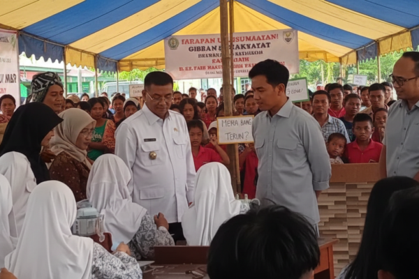 Dari Tanya Harga Bawang sampai Cek Menu MBG: Wapres Gibran Diserbu Harapan di Tasikmalaya