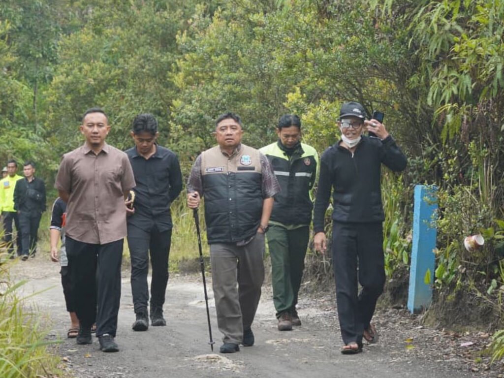 Pantau TWA Talaga Bodas, Bupati Garut Ajak Wisatawan Nikmati Danau Putih dan Khasiat Air Belerang