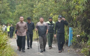 Pantau TWA Talaga Bodas, Bupati Garut Ajak Wisatawan Nikmati Danau Putih dan Khasiat Air Belerang