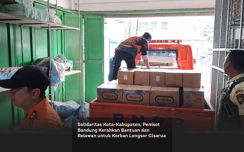 Solidaritas Kota Kabupaten, Pemkot Bandung Kerahkan Bantuan dan Relawan untuk Korban Longsor Cisarua locusonline featured image Jan2026