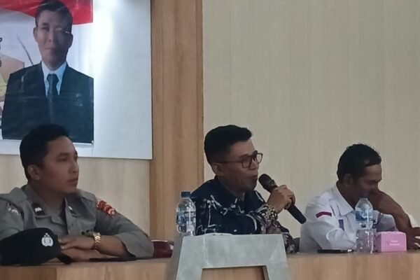 Reses Pulang Kampung Temui Menu Bau: Warga Barudua Curhat, Dewan Janji Turun Dapur