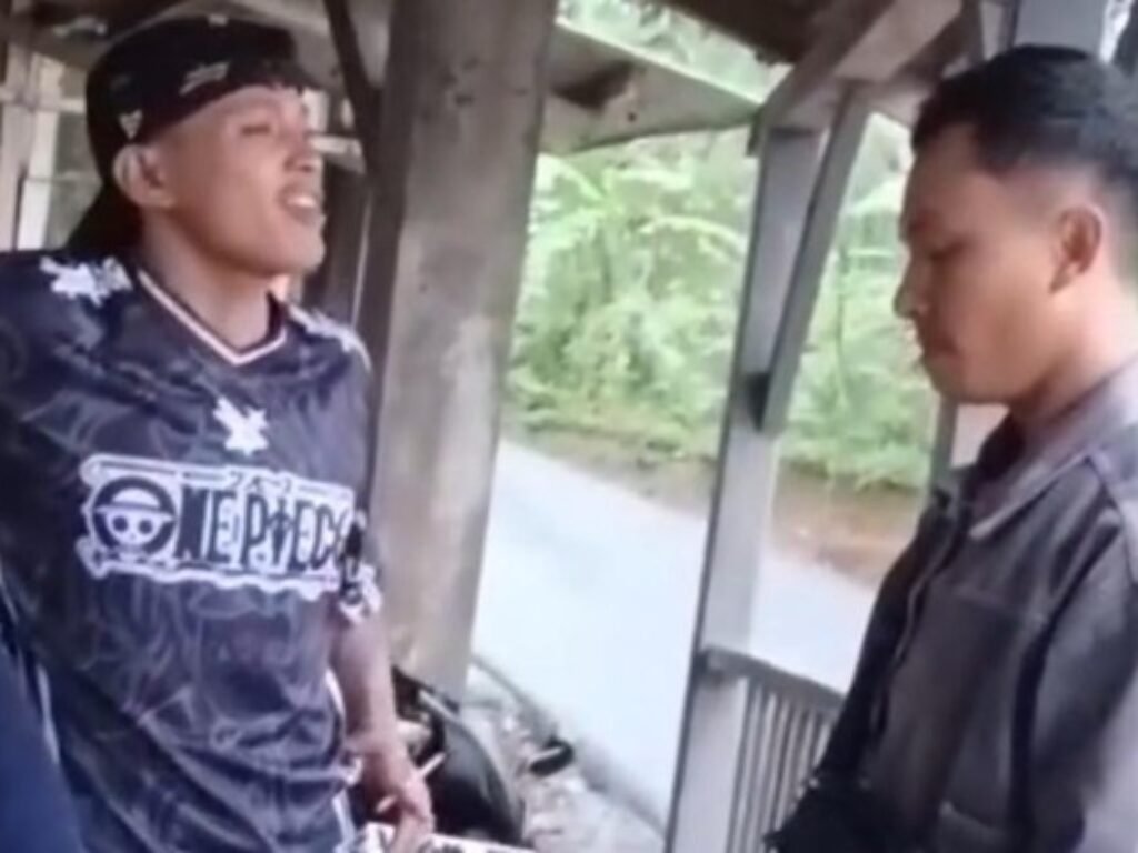 Jalan Rusak Dikritik, Kades Tersinggung: Keluarga Turun Tangan, Warga Nyaris Kena Bogem