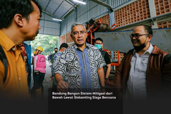 Bandung Bangun Sistem Mitigasi dari Bawah Lewat Siskamling Siaga Bencana locusonline featured image Feb