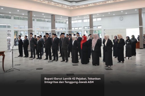 Bupati Garut Lantik 42 Pejabat, Tekankan Integritas dan Tanggung Jawab ASN locusonline featured image Feb