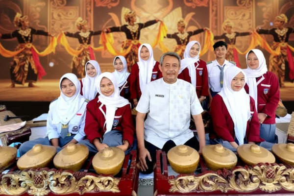 Sekolah Lawan Scroll, SMKN 12 Garut Pilih Degung: Saat Budaya Sunda Menolak Kalah dari WiFi