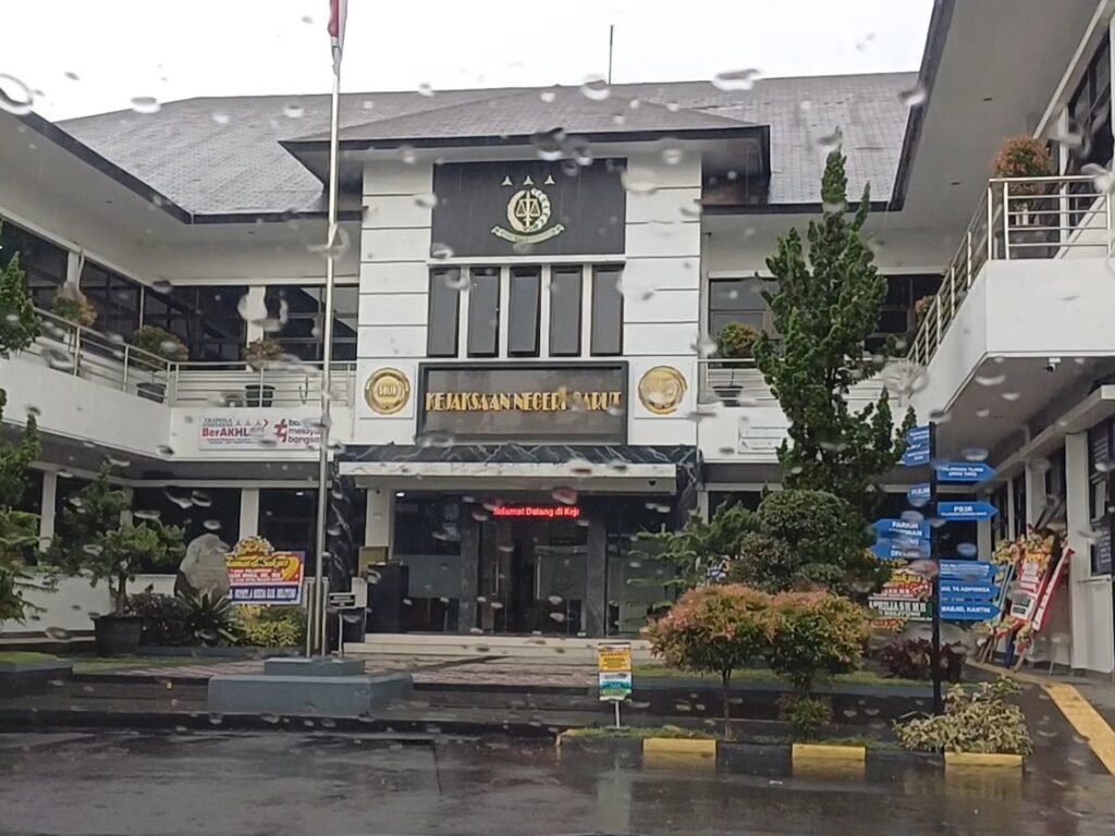 Kejagung Secara Marathon Memanggil Sejumlah Pejabat Garut? Kajari Garut Masih Bungkam