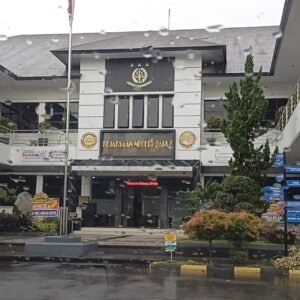 Kantor Kejari Garut di Jl. Suherman, Desa Jayaraga, Kecamatan Tarogong Kidul, Kabupaten Garut nampak megah dan asri. (ft: asep ahmad)