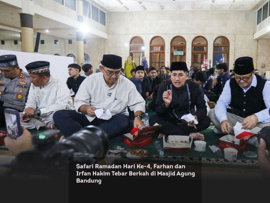 Safari Ramadan Hari Ke-4, Farhan dan Irfan Hakim Tebar Berkah di Masjid Agung