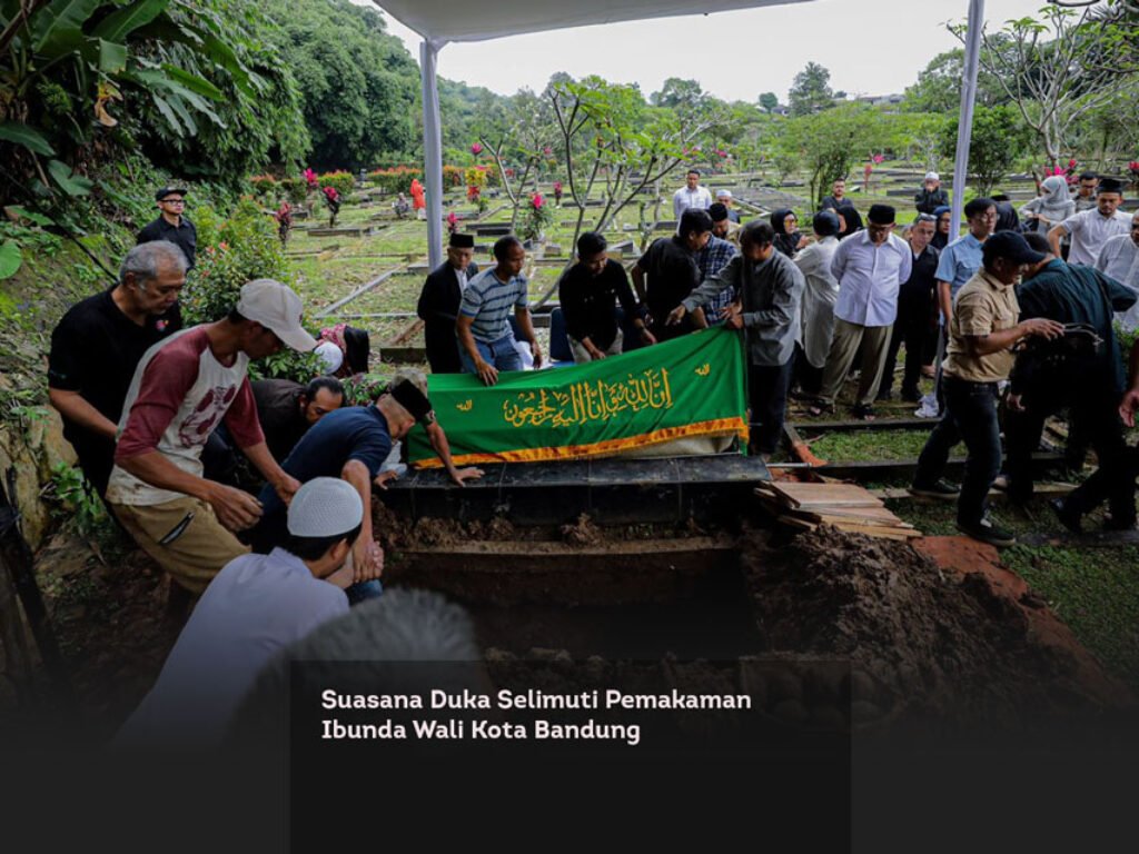 Suasana Duka Selimuti Pemakaman Ibunda Wali Kota Bandung