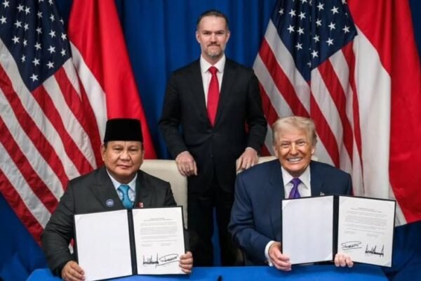 Presiden prabowo subianto dan presiden as donald trump resmi menandatangani tarif perdagangan resiprokal kedua negara salah sa 1771551789846