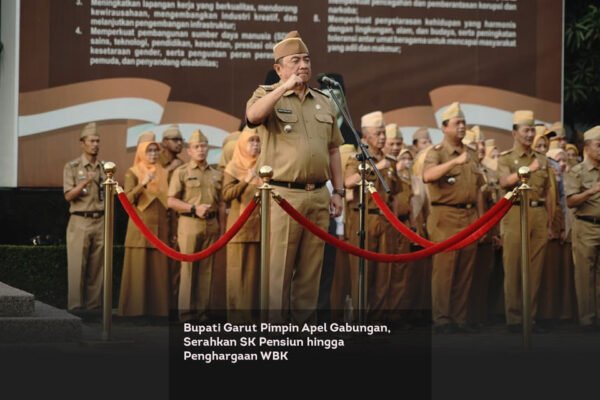 Bupati Garut Pimpin Apel Gabungan, Serahkan SK Pensiun hingga Penghargaan WBK locusonline featured image Mar