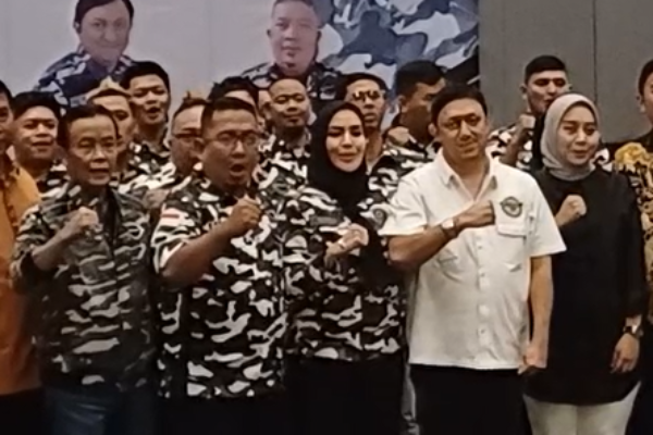 Fahd A Rafiq kakak kandung dari Bupati Pekalongan yang terjari OTT KPK, Farida A Rafiq saat datang ke Garut untuk memberikan dukungan kepada Putri Irjen Karyoto, L Putri Karlina sebagai Calon Bupati atau Calon Wakil Bupati Garut. (Ft: asep ahmad)