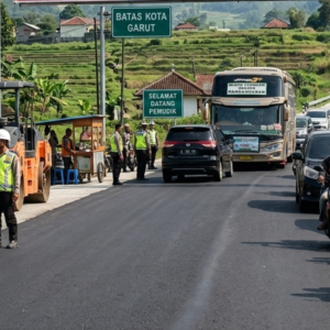 Mudik Lewat Garut Tak Lagi Uji Nyali? Jalan Rusak Dikebut Biar Pemudik Tak Jadi Stuntman