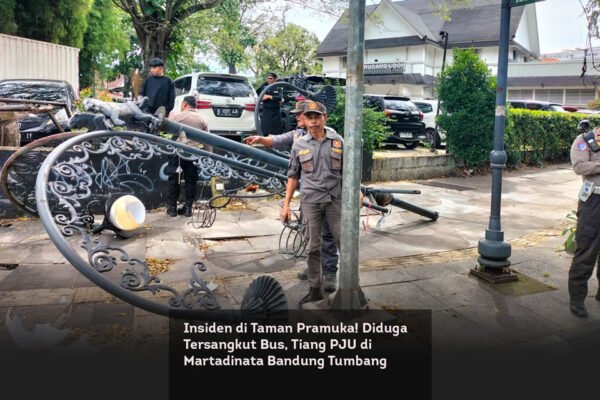 Insiden di Taman Pramuka! Diduga Tersangkut Bus, Tiang PJU di Martadinata Bandung Tumbang locusonline featured image Mar 2026