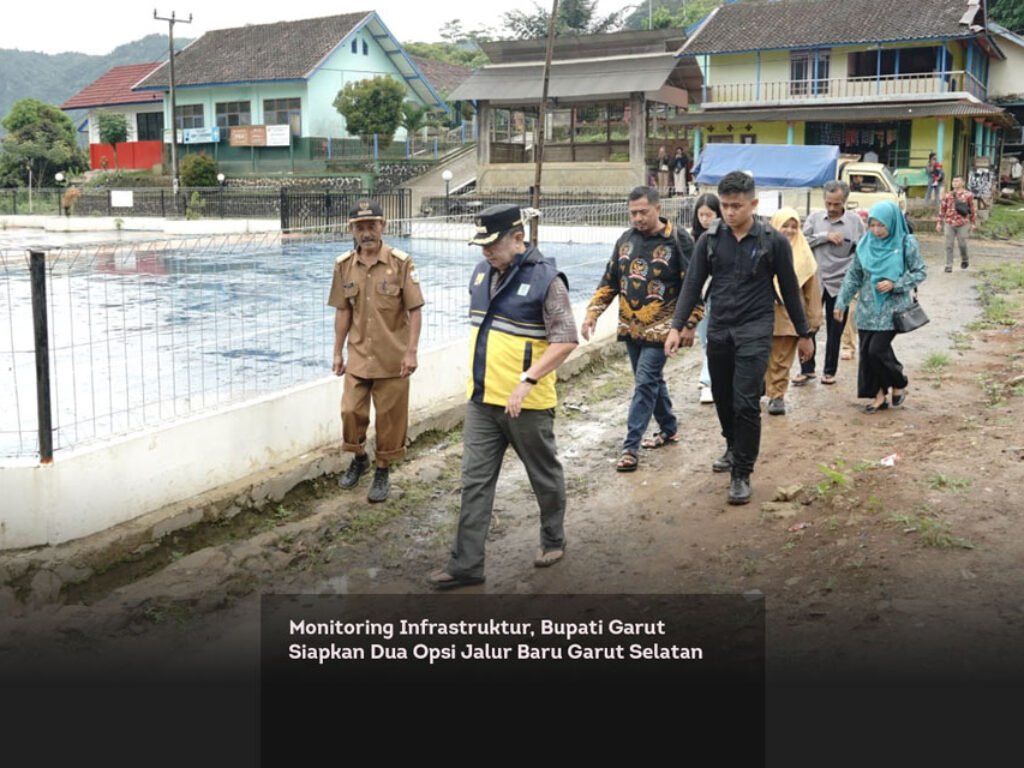Monitoring Infrastruktur, Bupati Garut Siapkan Dua Opsi Jalur Baru Garut Selatan