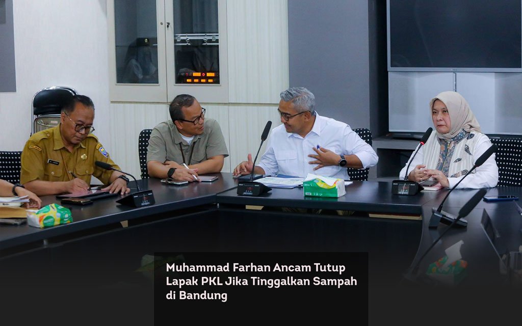 Muhammad Farhan Ancam Tutup Lapak PKL Jika Tinggalkan Sampah di Bandung locusonline featured image Mar 2026