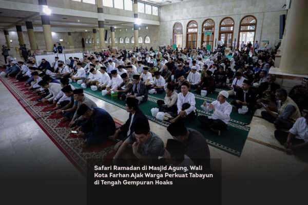 Safari Ramadan di Masjid Agung, Wali Kota Farhan Ajak Warga Perkuat Tabayun di Tengah Gempuran Hoaks locusonline featured image Mar