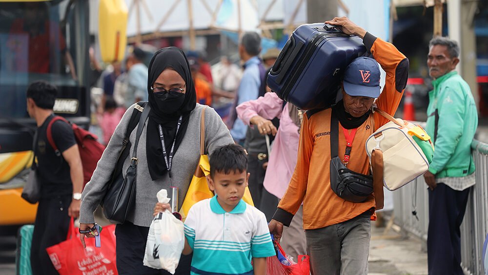 Arus balik lebaran 2026 di terminal kampung rambutan7 24032026