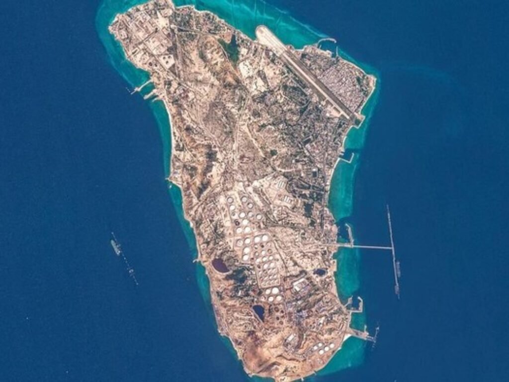 Pulau Kecil, Dampak Global: Kharg Jadi “Jantung Minyak” Iran yang Mulai Dilirik Bom