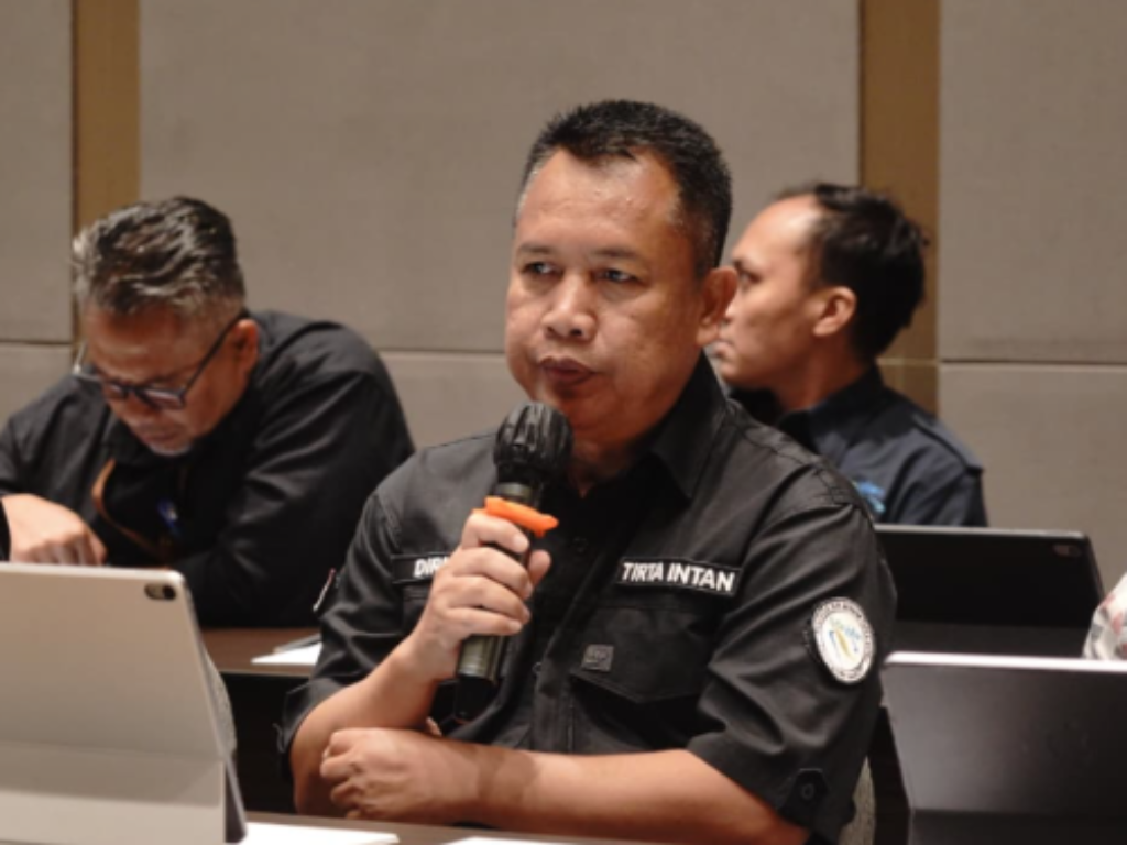 Rapat Modal dan THR: Ketika Air Minum, Regulasi, dan Bonus Lebaran Bertemu di Meja yang Sama