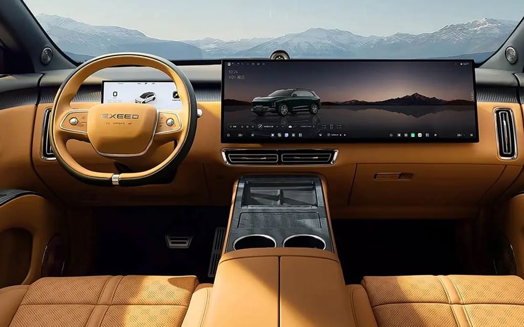 Exeed X7 interior mewah dengan Layar 30 Inci