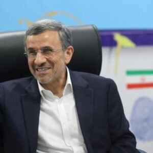 “Tewas” Sehari, Hidup Lagi Esok Pagi: Ahmadinejad Bikin Rumor Tumbang
