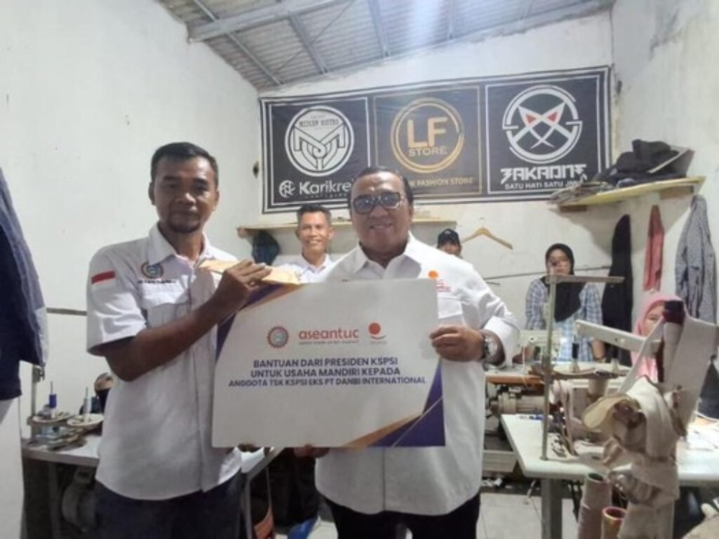 PHK Mengusir, Mesin Jahit Menyambut: Mantan Buruh Garut Balas Nasib dengan Benang dan Jarum