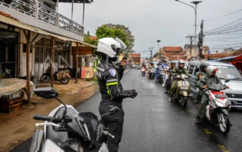 15 Menit Melawan Macet: Satu Arah di Limbangan, Solusi Sementara atau Ritual Lalu Lintas Tahunan?