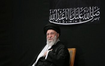 Pemimpin tertinggi iran ayatollah ali khamenei menghadiri upacara untuk memperingati asyura hari paling suci dalam kalender mu 1751801001647
