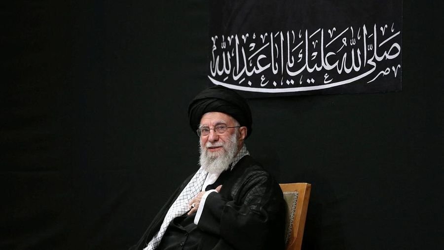 Pemimpin tertinggi iran ayatollah ali khamenei menghadiri upacara untuk memperingati asyura hari paling suci dalam kalender mu 1751801001647