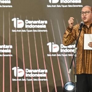 Setahun Danantara: Fondasi Megah, Janji Besar, dan Buku Laporan yang Tebal