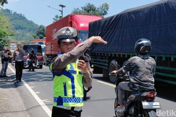 Situasi arus lalin di jalur limbangan garut 1773634385788