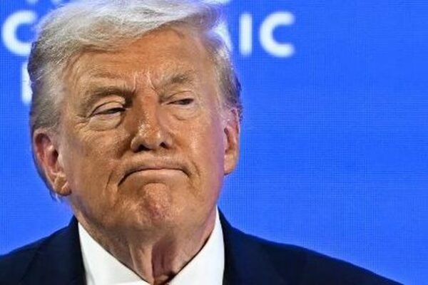 Selat Hormuz Ditutup, Trump Menjawab dengan Ancaman “Dua Puluh Kali Lipat”