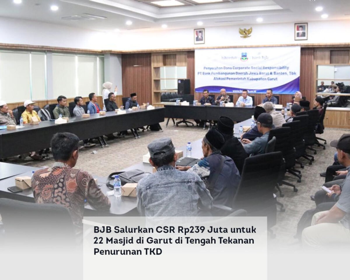 BJB Salurkan CSR Rp239 Juta untuk 22 Masjid di Garut di Tengah Tekanan Penurunan TKD