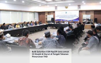 BJB Salurkan CSR Rp239 Juta untuk 22 Masjid di Garut di Tengah Tekanan Penurunan TKD
