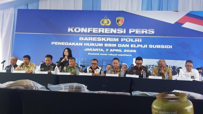 Konferensi pers bareskrim polri ungkap kasus penyelewengan bbm dan lpg subsidi rumondangdetikcom 1775553213482